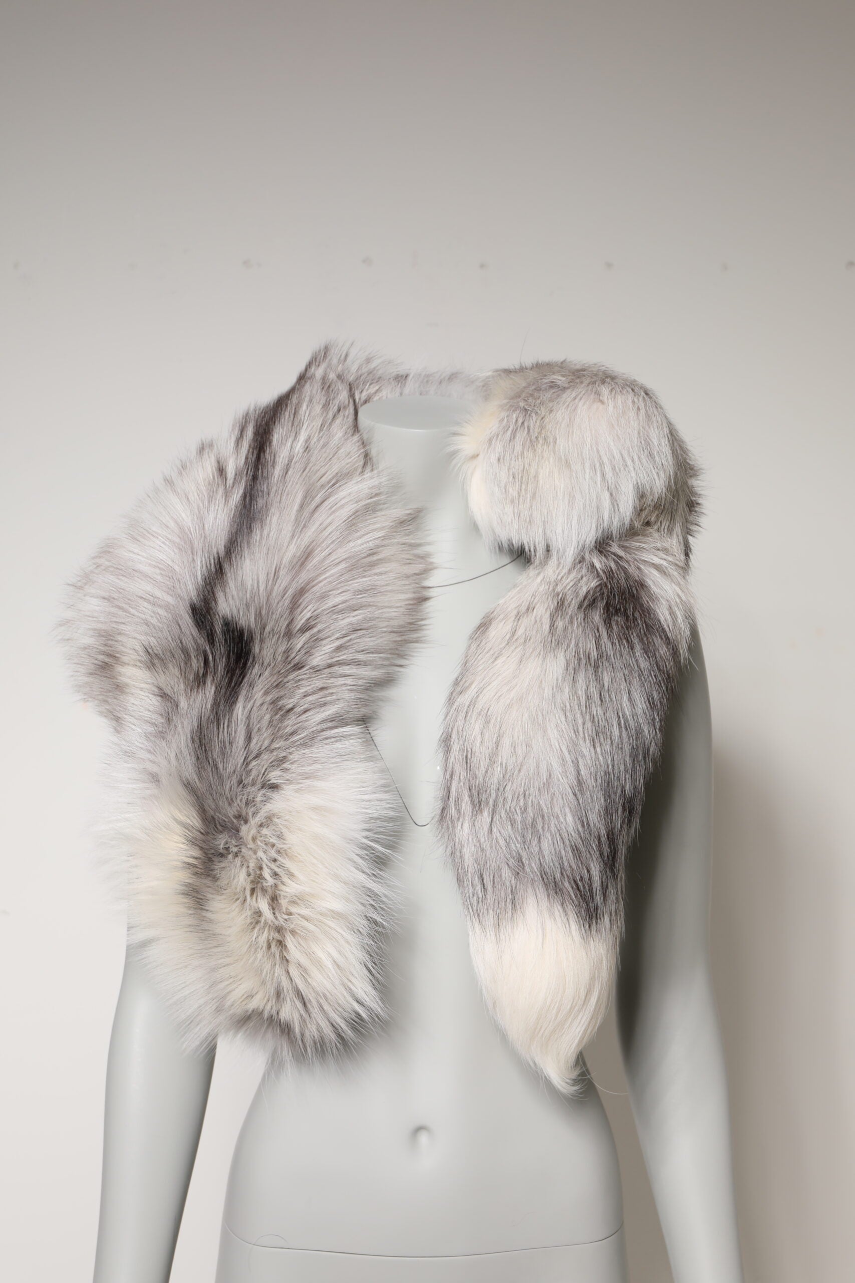 Dolce & Gabbana White Fox Fur Neck Wrap Warmer Winter Scarf - ACCEXO