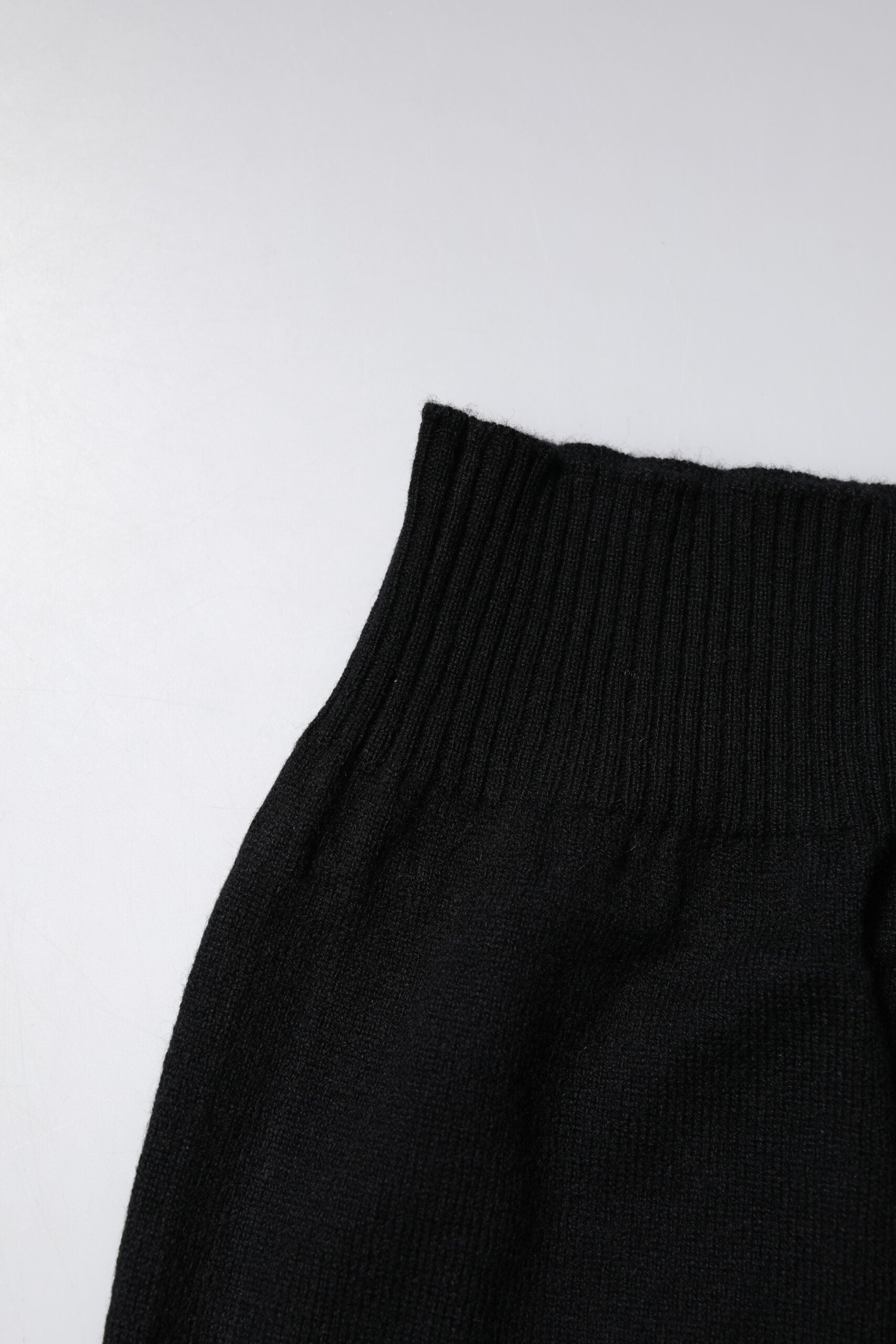 Dolce & Gabbana Black Cashmere Knitted Neck Warmer Foulard Scarf - ACCEXO