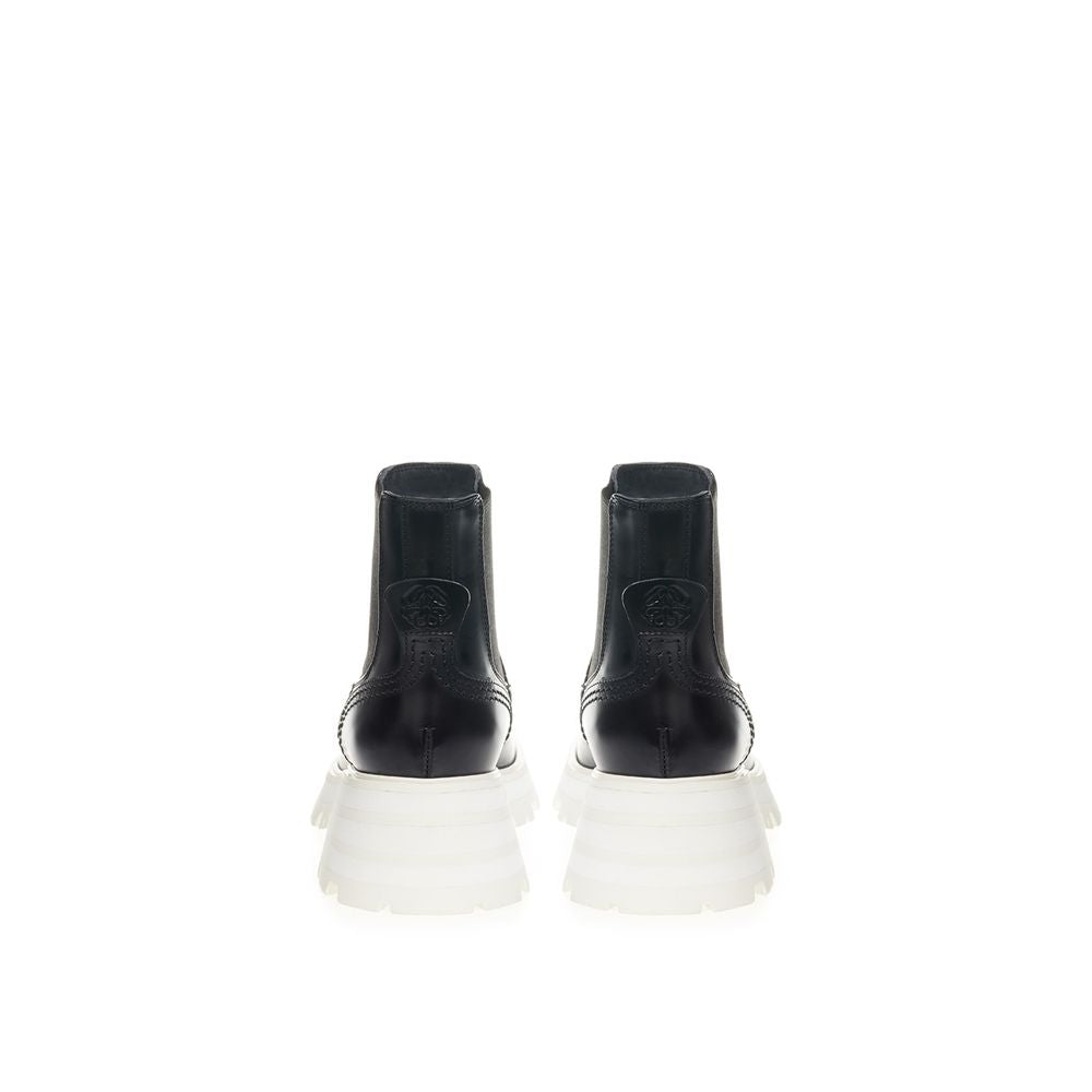 Alexander McQueen Elegant Leather Boots in Timeless Black - ACCEXO