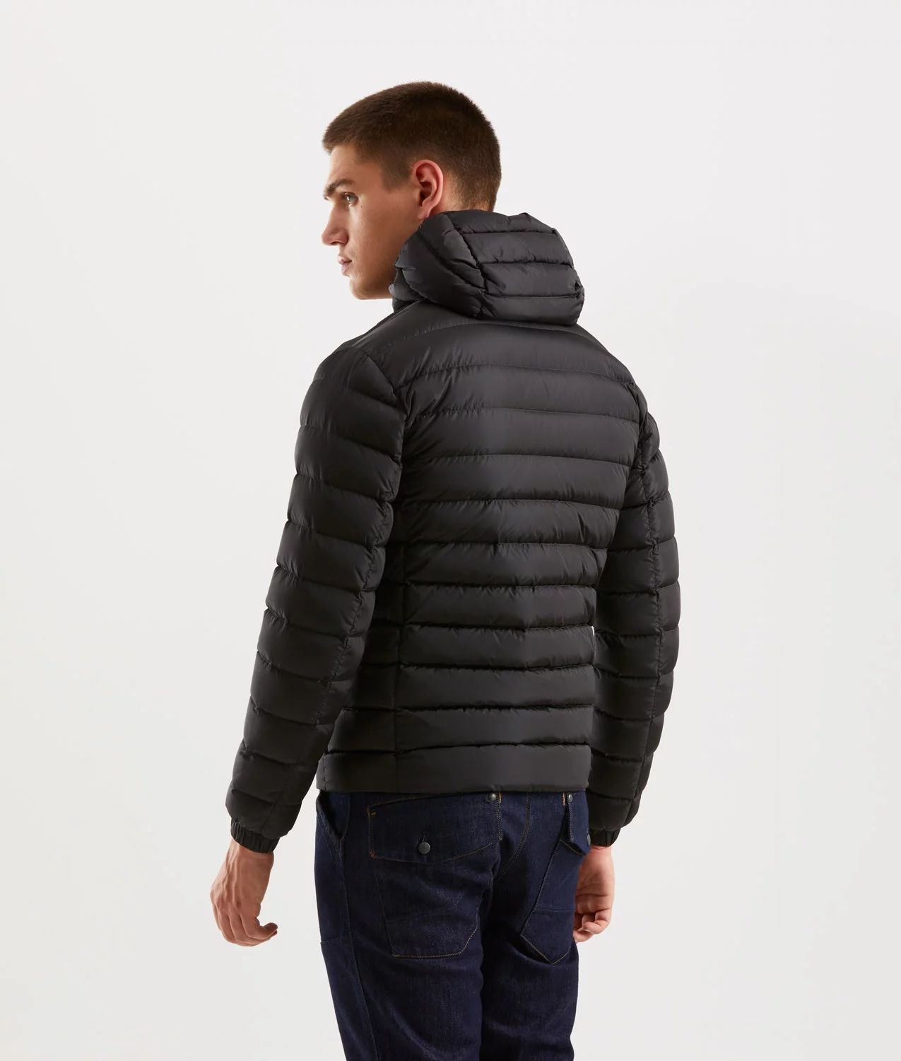 Refrigiwear Sleek Hooded Down Jacket with Pockets - ACCEXO