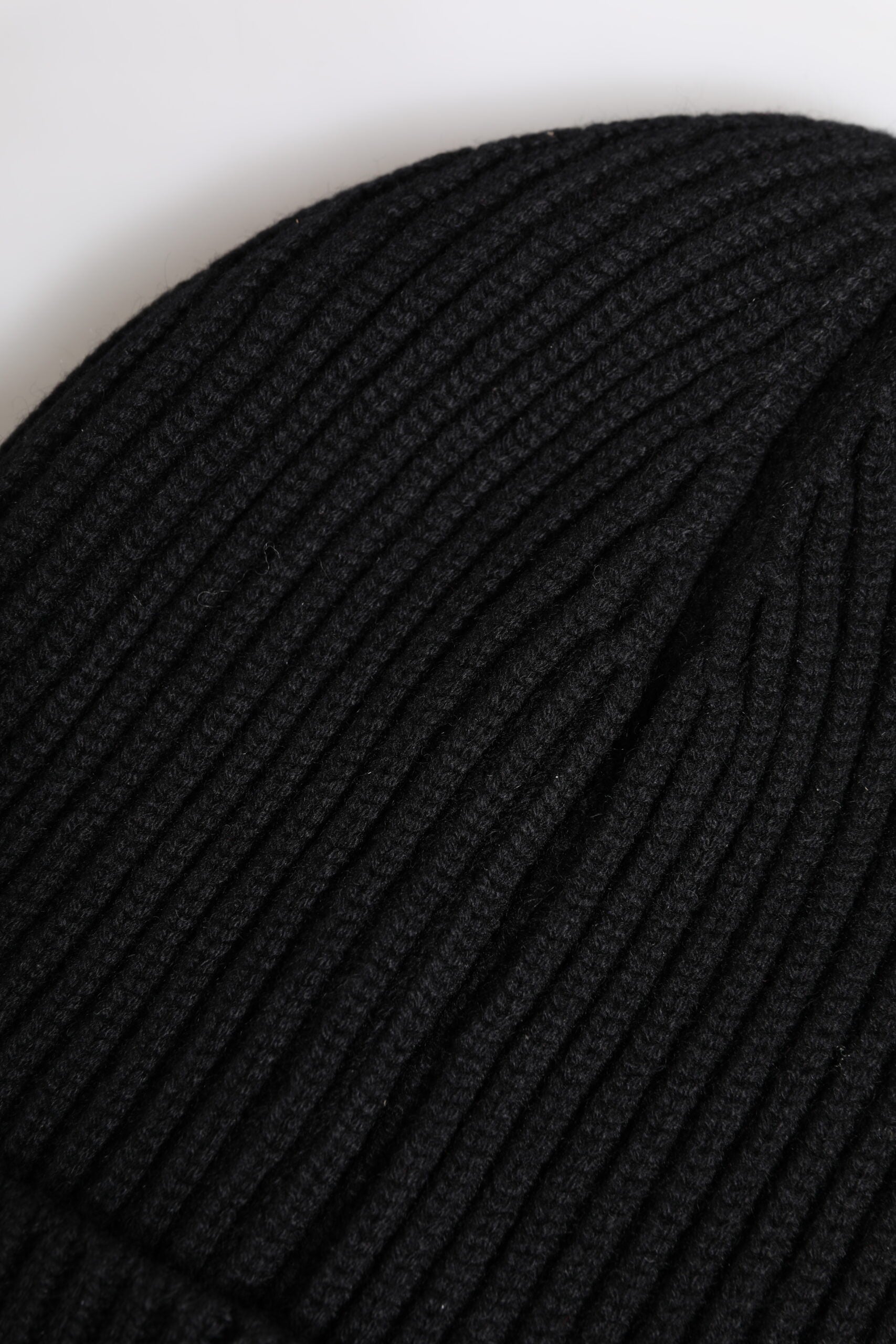 Dolce & Gabbana Black Cashmere Knitted Winter Beanie Hat